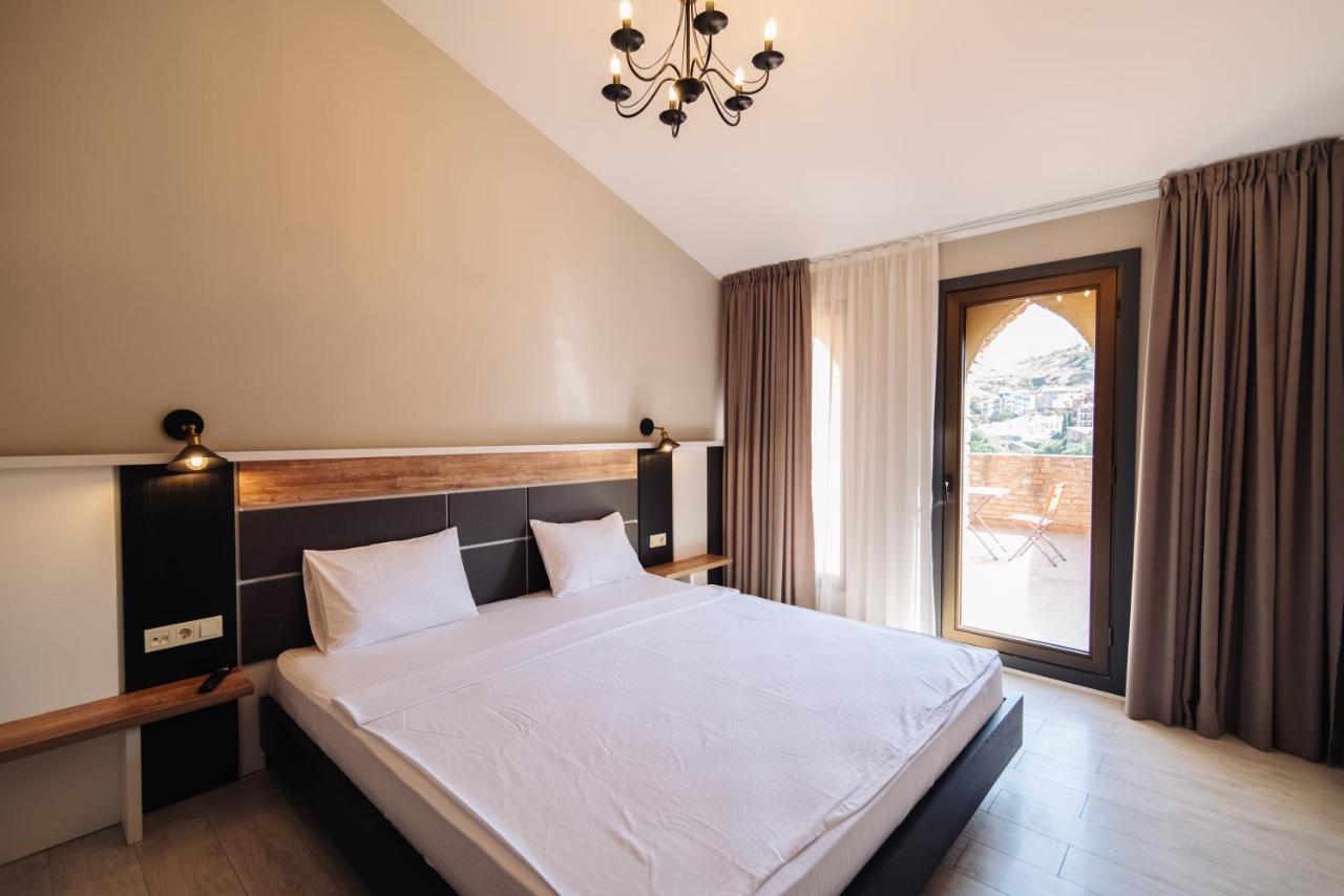 Wine Rock Hotel *