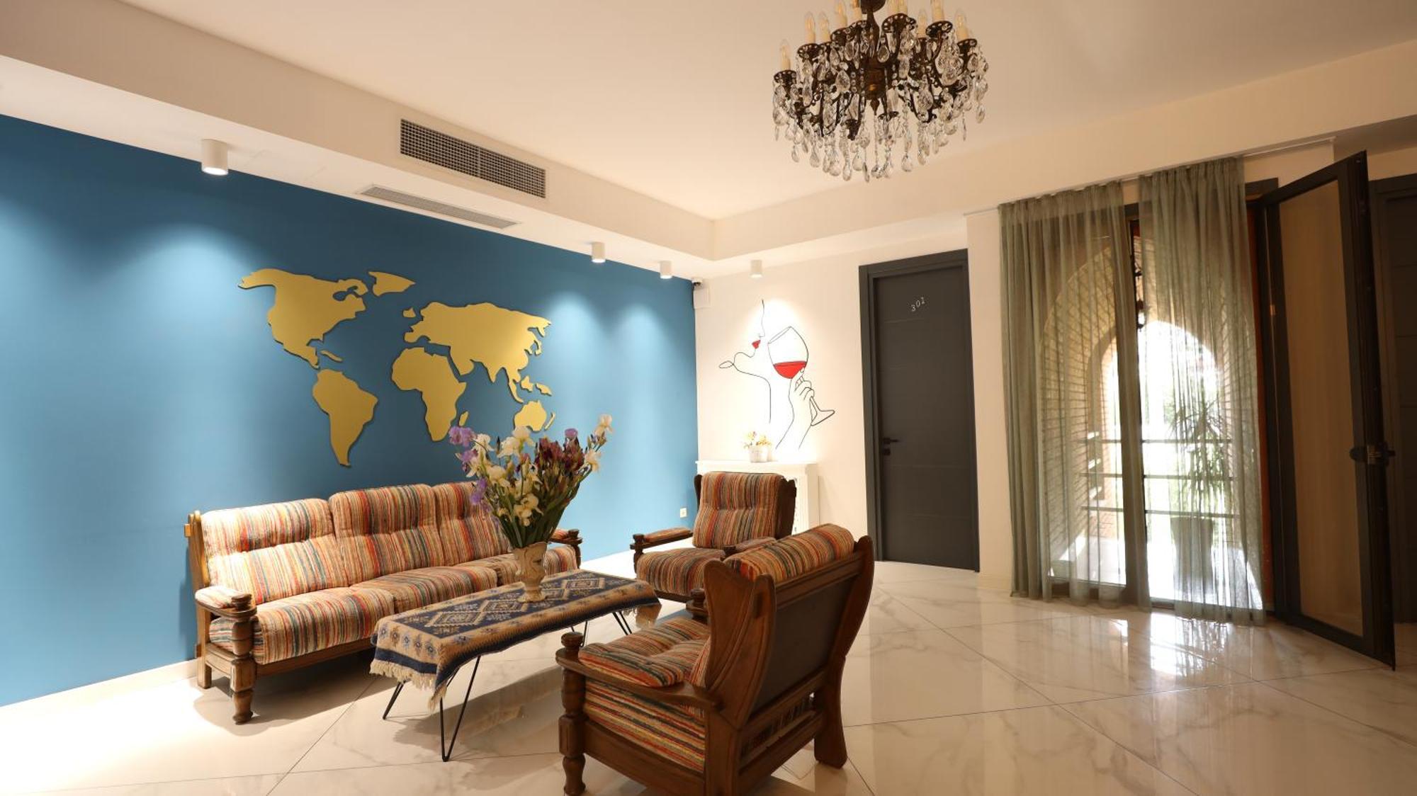 Wine Rock Hotel *